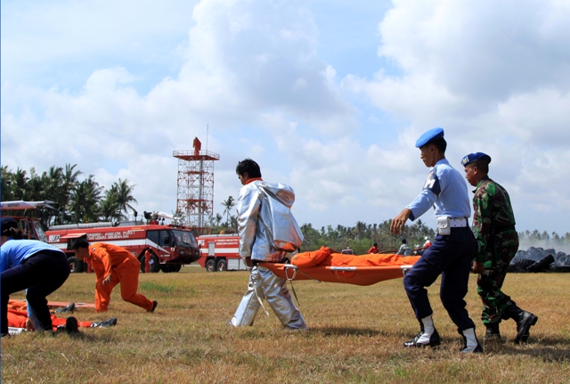 Simulasi Kecelakaan Pesawat Bandara Ngurah Rai